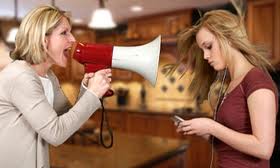 İSYANKAR,  ELEŞTİREL, DIŞARIYA DÜŞKÜN GENÇLER